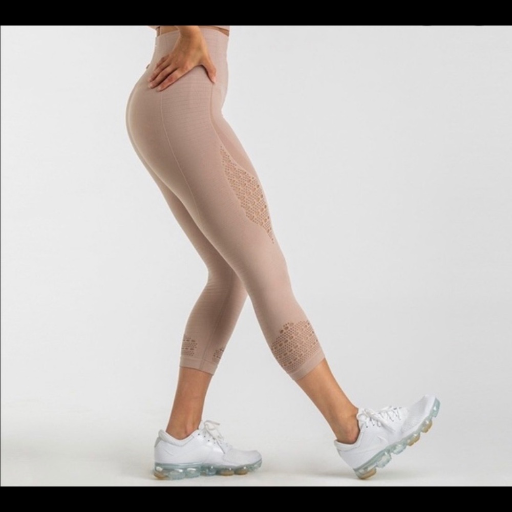 Gymshark energy seamless taupe